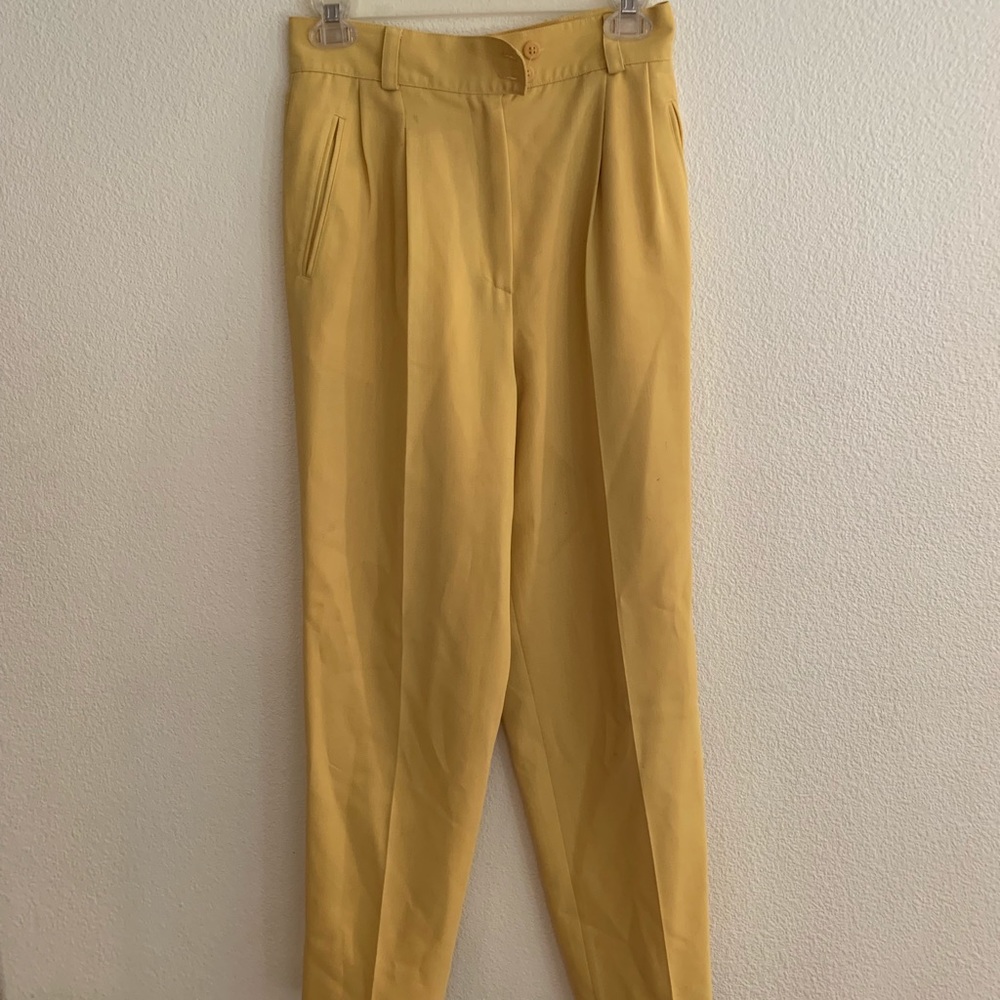 High wasted yellow vintage slacks